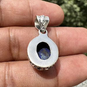 Pendentif en Lapis Lazuli Naturel en Gros, Argent Sterling 925, Bijou Vintage Orné de Perles et de Motifs Roulés, Style Bohème Chic, Pierre Précieuse Ovale Bleue - Product Image 5