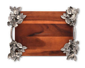 Bandeja de barra de forma redonda irregular de madera y metal con asas elegantes Bandeja para servir alimentos Mesa chapada en oro - Product Image 2