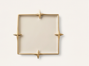 Plateau de service carré moderne en métal émaillé crème avec accents étoiles dorées, décoratif pour table basse, plateau de rangement pour bibelots et objets de vanité - Product Image 2