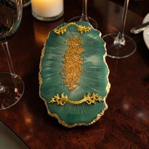 Plateau de service de luxe en résine verte, fait main, motif feuille d'or, vaisselle de cuisine, passe au lave-vaisselle, décoration moderne de luxe pour la maison, mariage - Product Image 5