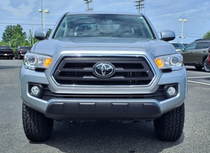 Toyota Tacoma 2022 Usada Certificada, DOBLE CABINA 4X4 con Caja de 5' - Product Image 2