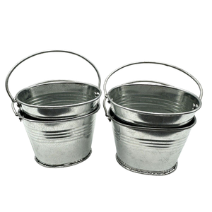 Cubo pequeño de acero galvanizado duradero con asa de madera, cubo metálico rústico vintage para decoración del hogar, maceta, recuerdos de fiesta, en oferta - Product Image 5