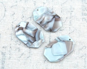 Pendientes Artesanales de Resina, Joyería Tribal Ligera con Textura Natural y Tonos Terrosos - Product Image 2