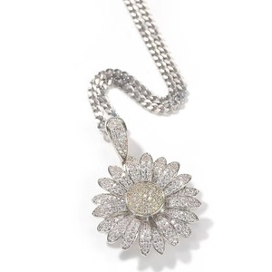 Colgante de Diamante Moissanite con Forma de Flor, Joyería de Lujo Brillante para Mujeres y Hombres, Ideal para Fiestas, Bodas, Compromisos y Aniversarios - Product Image 1