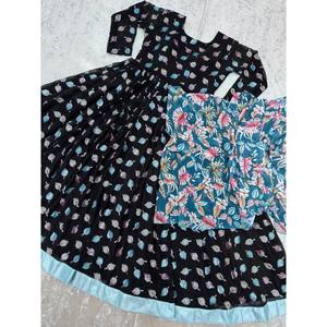 Vestido Anarkali Tradicional Musulmán de Diseñador con Dupatta para un Look de Fiesta - Product Image 1