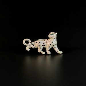 Broche élégante de luxe en moissanite plaquée rhodium, design panthère en argent sterling 925, pour mariages et soirées, vente en gros de bijoux - Product Image 4