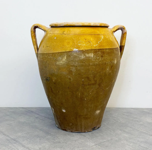 Vase en poterie jaune antique émaillée avec poignées, urne en céramique vintage, décoration rustique de style ferme, décoration d'intérieur - Product Image 1