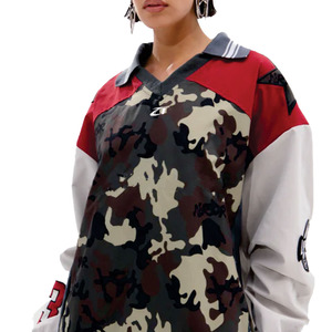 Jersey de Fútbol Americano con Estampado de Camuflaje para Mujer, Estilo Urbano, Manga Larga, Cuello Polo, Ropa Deportiva, OEM, ODM, Venta al Por Mayor, Personalizable - Product Image 3