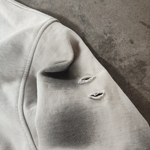 Hoodies noirs en gros pour femmes, personnalisables avec logo, à manches longues, couleur unie, coupe courte, pour la vente en gros OEM - Product Image 3