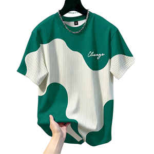 T-shirt à manches courtes et col rond en jersey 100% coton, avec empiècement vertical à rayures sur le devant, style streetwear décontracté pour homme - Product Image 1