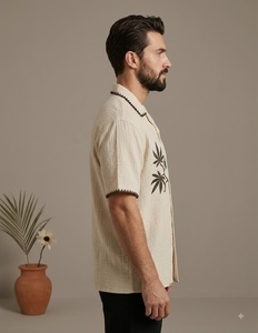 Camisa de Manga Corta de Popelina de Algodón Beige para Hombre con Bordado Floral a Mano, Cuello Camisero, Estilo Casual para Verano - Product Image 1
