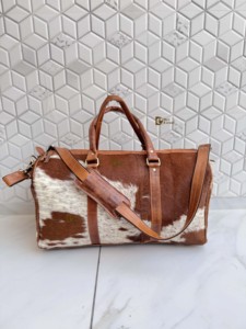 Bolsa de Viaje de Cuero Auténtico, Multiusos, Hecha a Mano, Unisex, Tamaño Grande, con Pelo de Vaca - Product Image 2