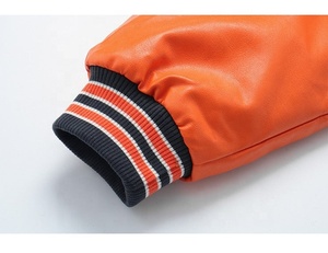 Blouson Bomber Vintage Homme en Cuir Satiné avec Doublure en Laine Écologique Respirante à Séchage Rapide pour l'Hiver - Product Image 6