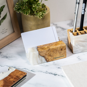 Portaplumas de resina epoxi con diseño de teclas de teclado, Portaplumas de resina con diseño de madera, Decoración artística de resina y madera, Regalo de aniversario, Portaplumas de resina verde, Regalo hecho a mano - Product Image 1