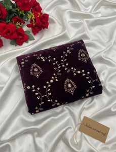 Superbe dupatta de mariage en velours violet avec broderie florale dorée Zari sur toute la surface, châle de mariage exquis - Product Image 1