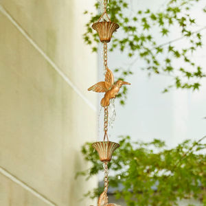 Chaîne de récupération d'eau de pluie en fer au design classique pour la gestion des eaux de pluie dans les espaces extérieurs de la maison, les jardins et les patios - Product Image 1