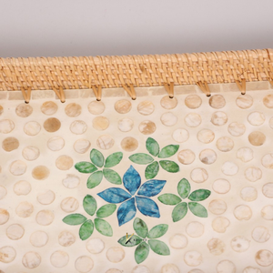 Bandeja rectangular de ratán y madera hecha a mano con incrustaciones florales de nácar, bandeja decorativa para servir comida para el hogar y regalos. - Product Image 3
