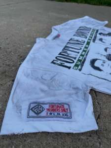 เสื้อยืดโอเวอร์ไซส์ลายกราฟิกวินเทจแบบซักพิเศษสำหรับผู้ชาย ผ้าฝ้าย 100% สตรีทแวร์ ลุคทำสีซีดแบบแอซิดวอช พิมพ์ลาย รับผลิตแบบ OEM ODM - Product Image 2