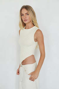 Women's Asymmetric Knitted Sleeveless Tank Top With Hollow Out Design O-<b>Neck</b> Solid Color Breathable Casual Wear - Product Image 2