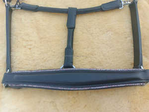 Halter de cheval en cuir de qualité supérieure avec muserolle en cristal rose | équipement d'équitation | licou de cheval rembourré Grossiste Fabricant - Product Image 3