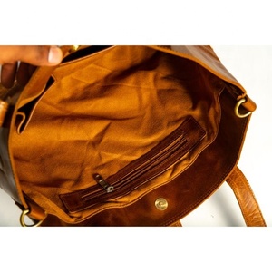 LW Sac fourre-tout en cuir avec poignée en poils de vache véritables pour femmes Sac de voyage et de shopping artisanal Portable pour l'été et l'hiver - Product Image 5
