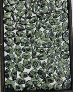 Lote de Cabujones de Estratolita Verde Natural Pulidos, Gemas Sueltas de Formas Surtidas para Fabricación de Joyas, Suministro al por Mayor - Product Image 1