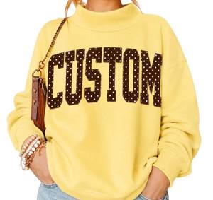 Pull à col montant pour femme, coupe oversize, à manches longues, avec patch à lettres et points personnalisé, style décontracté - Product Image 1