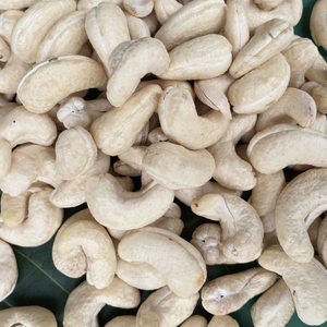 Vente Flash : Noix de cajou brutes de qualité SANTIGO W180, origine Vietnam, 22,68 kg/sac, prix raisonnable - Product Image 1