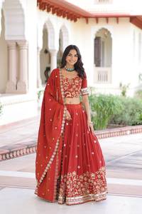 Lehenga choli de tela de seda Vichitra premium con lentejuelas y bordados con hilo a precio de mayorista - Product Image 3