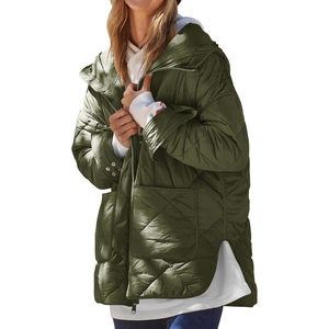 Chaqueta Acolchada Impermeable y Cortavientos para Mujer, Color Verde Oliva, con Capucha, Cierre de Cremallera, Manga Larga, Cálida y Estándar - Product Image 3