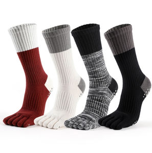 Chaussettes de sport pour jeunes à cinq doigts, 100% coton, antidérapantes, pour Pilates et Yoga, fabriquées au Vietnam - Product Image 1