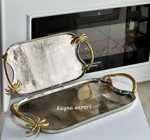Plateau de service rectangulaire en métal Kayna Export avec poignée en forme de palmier dorée, assiette décorative artisanale élégante pour les fêtes - Product Image 2
