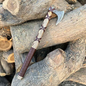 Hacha Estilo Vikingo de Grado Industrial, Grabada a Medida, Hecha a Mano en Madera y Acero al Carbono, para Supervivencia, con 3 Años de Garantía, Venta al Por Mayor - Product Image 1