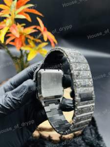 Reloj Automático con Esfera Cuadrada Negra, Acero Inoxidable, Bisel y Brazalete con Diamantes Moissanite VVS, Diseño de Lujo - Product Image 4