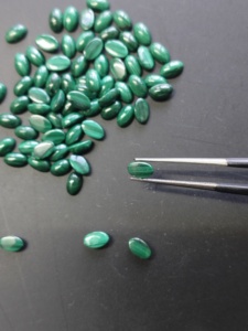 Malaquita Natural, Corte Ovalado de 5x3MM, Piedras Preciosas Sueltas para Joyería - Product Image 1