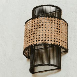 Lámpara de Pared de Ratán Tejida a Mano con Textura Natural y Diseño de Iluminación Cálida para Decoración del Hogar y Hoteles - Product Image 1