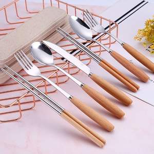 Ensemble de couverts en métal professionnels avec manche en bois, adapté aux environnements hôteliers et de restauration - Product Image 4