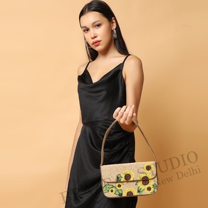 Nouveauté BRAZEAL STUDIO – Sac à main d'épaule pour femme, motif géométrique perlé, idéal pour mariage et tenues de mariée - Product Image 4