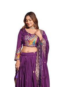 ชุดเลเฮนกาโชลีผ้าไหมวิชิตราระดับพรีเมียม พร้อมผ้าคลุมไหล่ปักเลื่อมลายลูกไม้ ชุดเสื้อผ้าสำหรับงานเทศกาลฤดูหนาว ความยาวระดับพื้น - Product Image 3