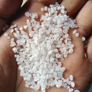 Morceaux de quartz U-Sil – un cristal de silice, on le trouve dans des formations massives, sous différentes formes, comme le quartz. - Product Image 1