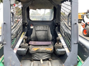 Chargeuse sur chenilles compacte 319E pour les chantiers à accès restreint - Product Image 4