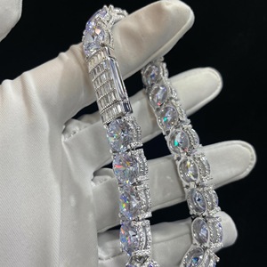 Pulsera de tenis de oro de lujo para hombre con diamantes cultivados en laboratorio de corte brillante redondo y piedras laterales de baguette - Product Image 3