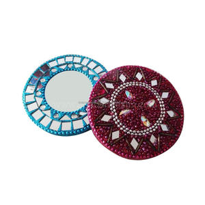 Elegante Espejo de Bolsillo con Cuentas Azules Brillantes, Hecho a Mano en India, Espejo Cosmético Compacto y Ligero - Product Image 5