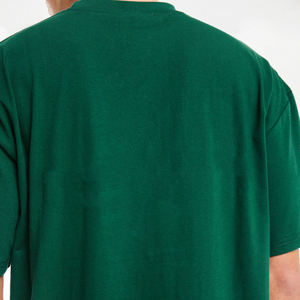 Conjunto de camiseta y pantalones cortos verdes para hombre, corte relajado, conjunto informal de verano, conjunto ligero y transpirable de algodón y poliéster - Product Image 6