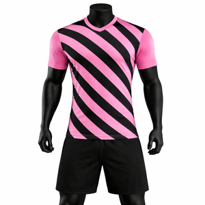 Ensemble de maillots de football personnalisés pour hommes, uniforme de football rose et noir rayé, kit d'équipe respirant et à séchage rapide, vêtements de sport OEM ODM - Product Image 1