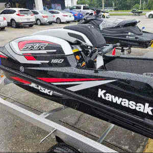 Nueva Moto Acuática KAWASAKI Ultra 160LX con Motor de 2 Tiempos, 3 Asientos, 226-300HP, de Aluminio para Carreras - Product Image 3