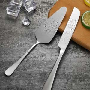 Couteau à gâteau en acier inoxydable pour occasions spéciales, parfait pour la découpe de gâteaux cérémoniels et les moments photo - Product Image 1