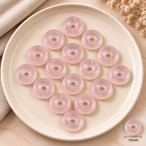 Colgante de Cuarzo Rosa Liso en Forma de Donut de 15mm, Gema para Sanación con Cristales, Diseño de Energía Reiki para Fabricación de Joyas al por Mayor - Product Image 2