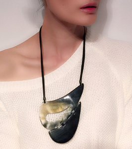 Collier artisanal écologique en corne de buffle, imitation antique, de haute qualité, avec pendentif personnalisé poli, bijoux pour femmes - Product Image 4