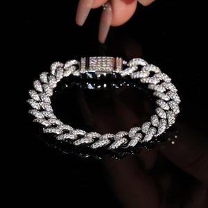 Bracelet de luxe en argent 925 avec moissanite, maillons cubains, taille brillant rond, micro-pavé, unisexe, avec fermoirs sécurisés - Product Image 2